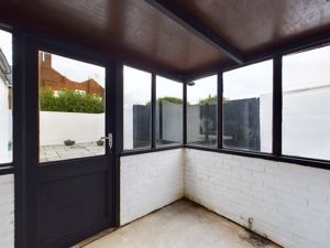 Garden room- click for photo gallery